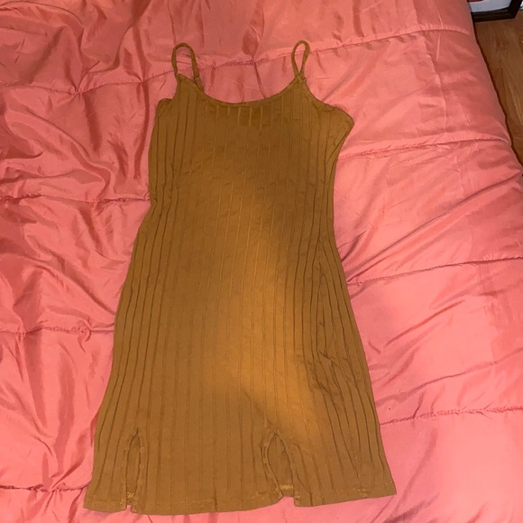 Brown dress - Picture 1 of 3